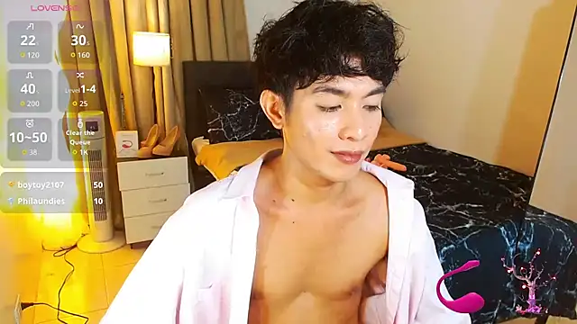 Show modela WildestTwink na web-kameri