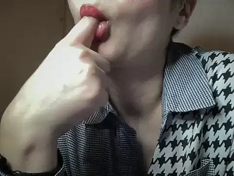 Show modela Le_Tirelipimpon na web-kameri