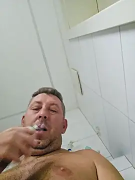 ktmtom247 Show in webcam