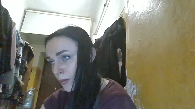 Trinsy_Love XXX чат на живо