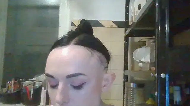 Chatroom XXX en direct de Trinsy_Love