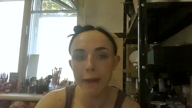Chat +18 de Trinsy_Love ao vivo