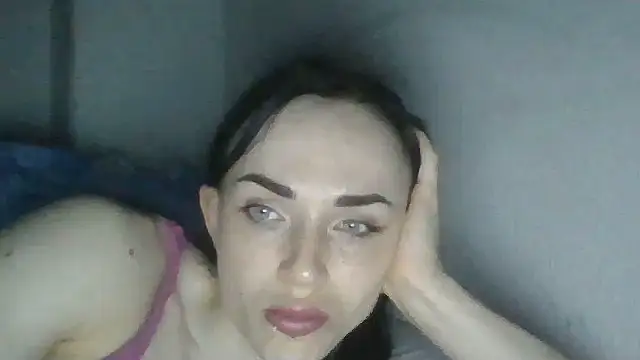Chatroom XXX en direct de Trinsy_Love