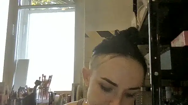 Trinsy_Love élő XXX-chatje