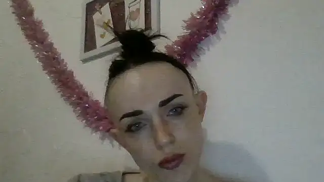 Trinsy_Love Chat XXX live