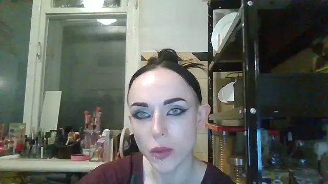 Trinsy_Love Chat XXX in diretta