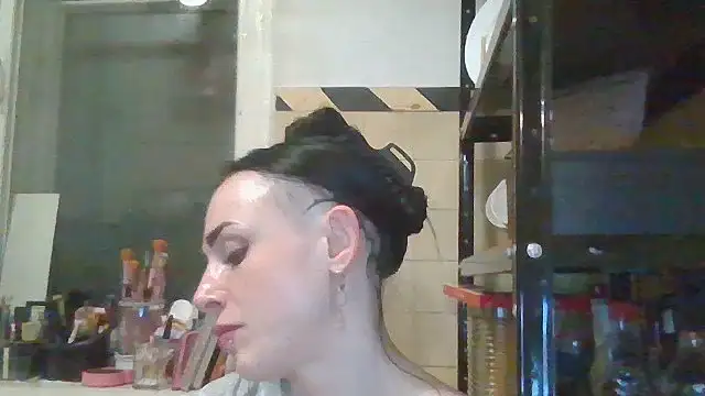 Chat +18 de Trinsy_Love ao vivo