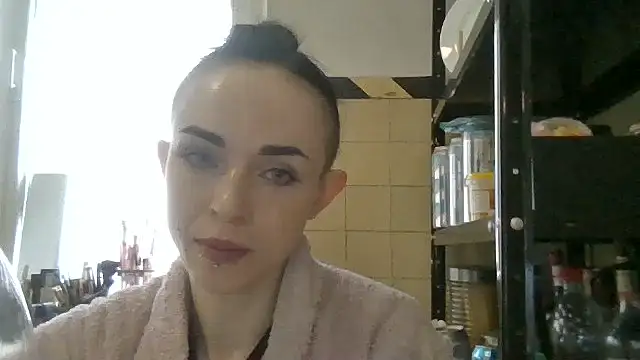 Trinsy_Love Chat XXX live