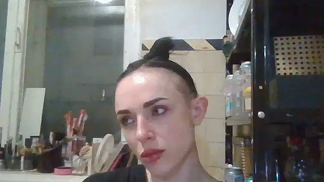 Chatroom XXX en direct de Trinsy_Love