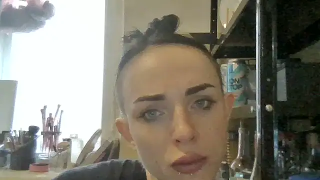 Trinsy_Love's Live XXX Chat
