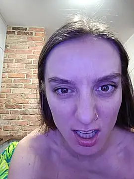 SluttyBanana – Kamerová šou