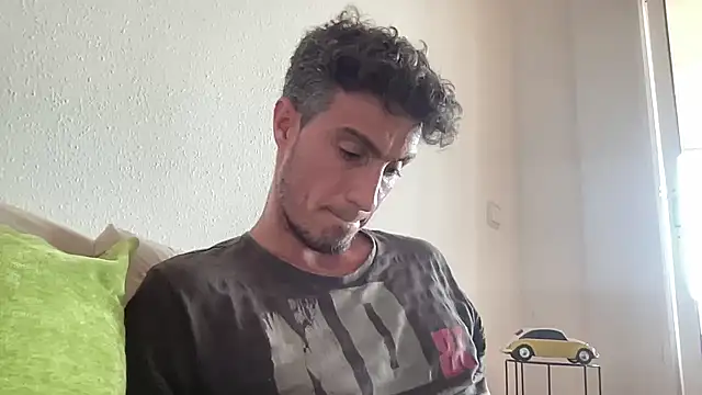 yupimund10's Webcam Show