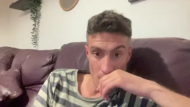 yupimund10's Webcam Show