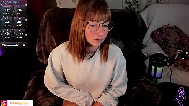 Fallengangel's Live XXX Chat