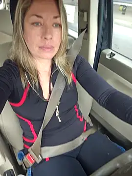 MiraKisss' Webcam Show