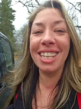 Pokazy przed kamerką – MiraKisss