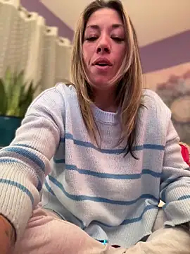 MiraKisss' Webcam Show