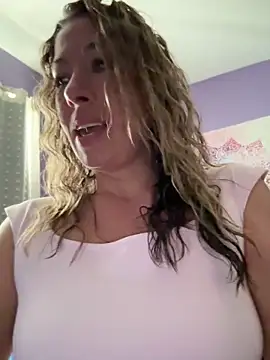 MiraKisss Show in webcam
