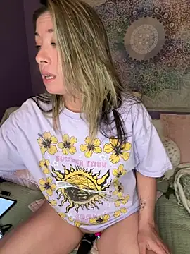 MiraKisss webcam show