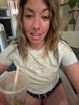 MiraKisss' Webcam Show