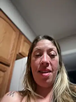 MiraKisss' Webcam Show