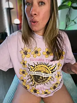 MiraKisss' Webcam Show