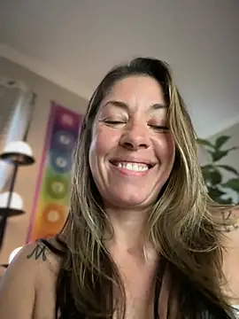 MiraKisss' Webcam Show