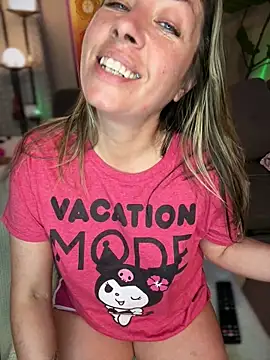 MiraKisss' Webcam Show