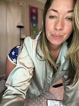 MiraKisss' Webcam Show