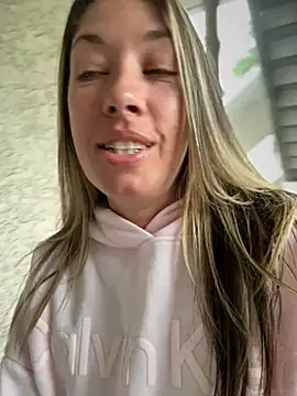MiraKisss' Webcam Show
