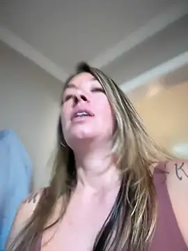 MiraKisss webcam show