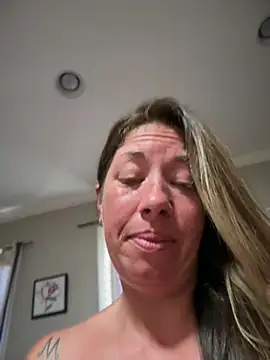 MiraKisss Show in webcam