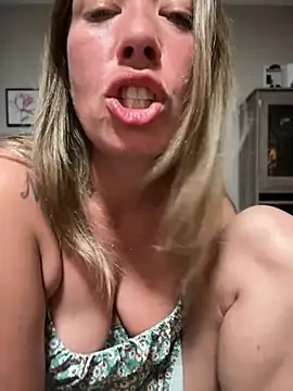 MiraKisss' Webcam Show
