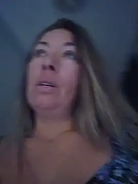 MiraKisss webkamerás műsora