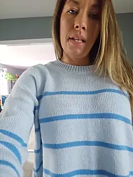 MiraKisss' Webcam Show