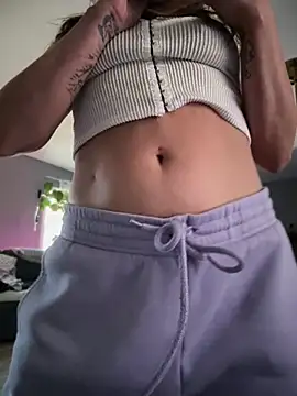 Show modela MiraKisss na web-kameri