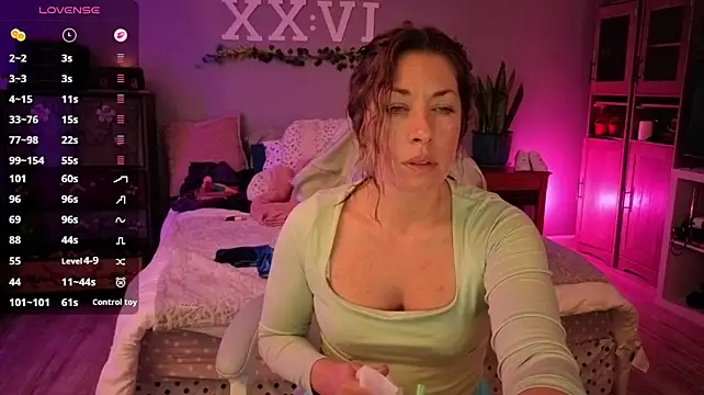 MiraKisss Show in webcam