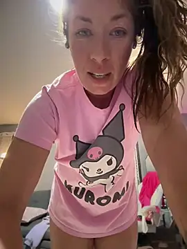 צ'אט XXX בשידור חי של MiraKisss