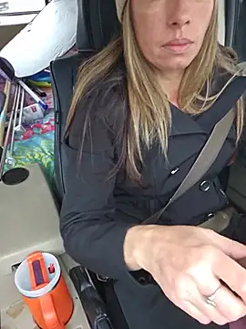 MiraKisss webkamerás műsora