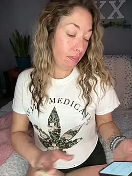MiraKisss' Webcam Show
