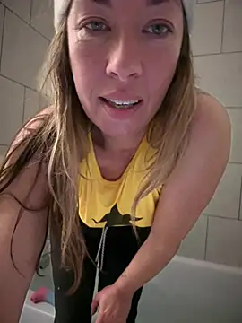 MiraKisss Show in webcam