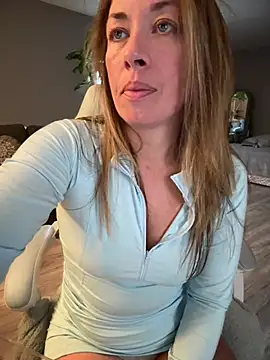 MiraKisss Show in webcam