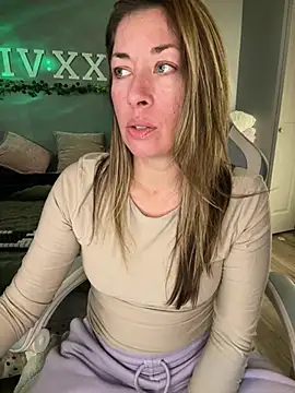 MiraKisss' Webcam Show