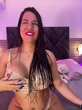 Zafira_Alabi – Live XXX-chat