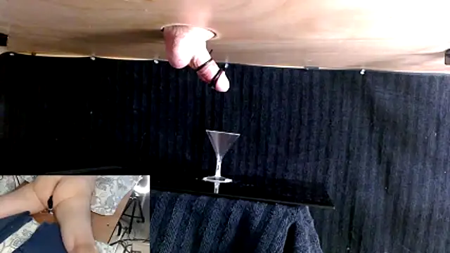 Thickcockshaved's Webcam Show