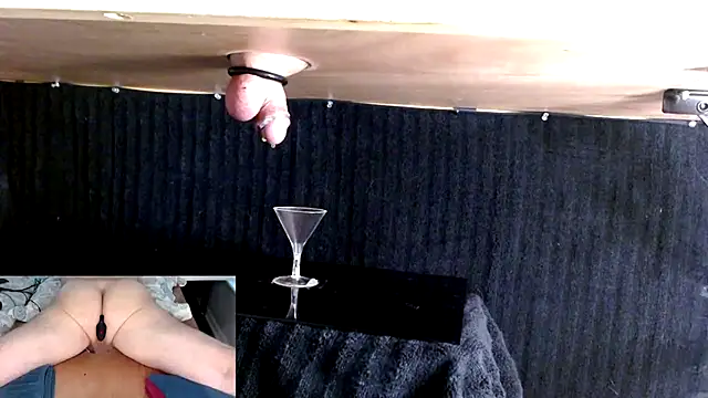 Thickcockshaved's Webcam Show