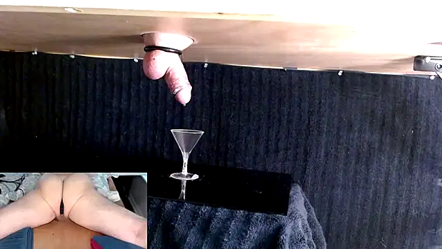 Thickcockshaved 网络视讯表演