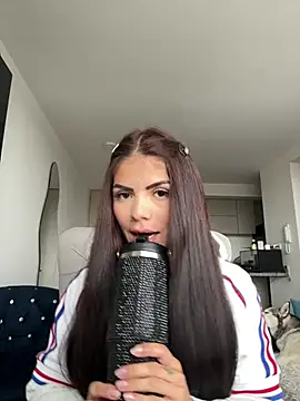 Lisegg_ লাইভ XXX চ্যাট