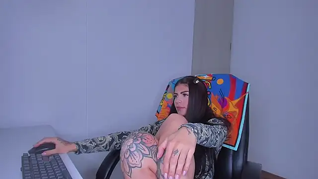 Chat +18 de Lisegg_ ao vivo