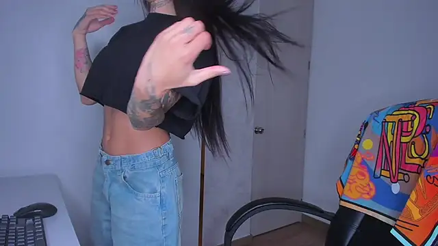 Chat XXX en directo de Lisegg_